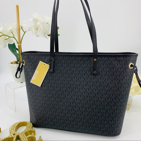 LAST DAY SALE Michael Kors Jet Set Drawstring Tote - Picture 4 of 8